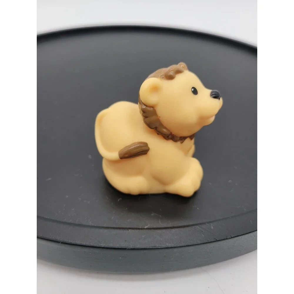 2011 Fisher Price Little People Animals Zoo Talkers Lion